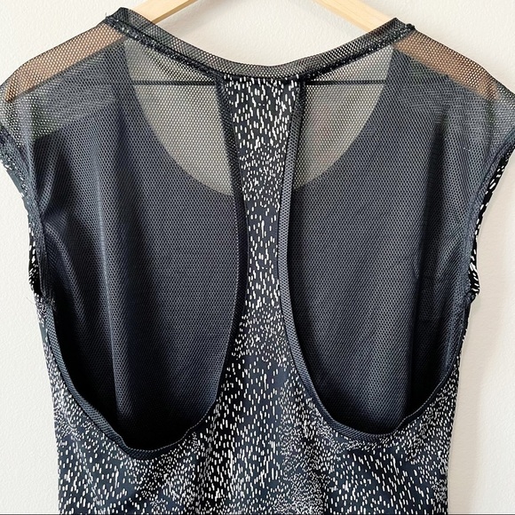 Fabletics Vanessa Top Constellation Print/Black  and White Mesh Tank Top Sz XS? - Picture 9 of 11